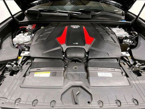 Certified 2023 Audi RS Q8 w/ Black Optic Package image 9