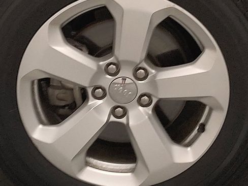 Used 2017 Jeep Compass Latitude w/ Popular Equipment Group FWD image 31