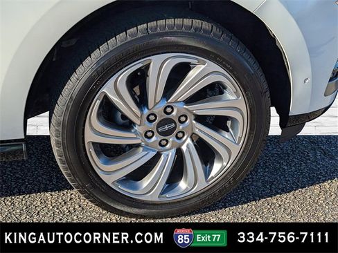 Used 2024 Lincoln Navigator Reserve image 10