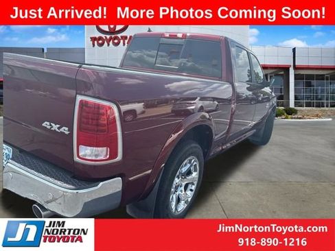 Used 2017 RAM 1500 Laramie w/ Convenience Group AWD/4WD image 4