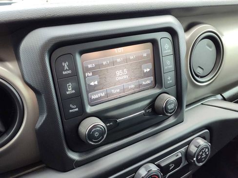 Used 2018 Jeep Wrangler Unlimited Sport S image 15