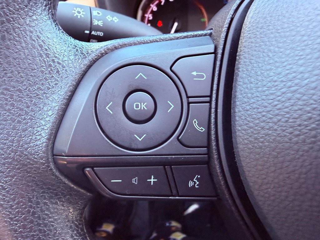 Used 2025 Toyota RAV4 XLE w/ Convenience Package FWD image 19