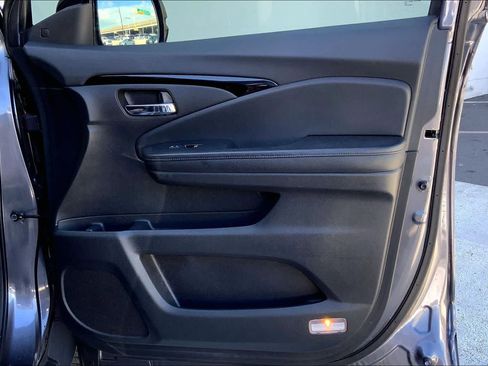 Used 2018 Honda Pilot Elite image 27