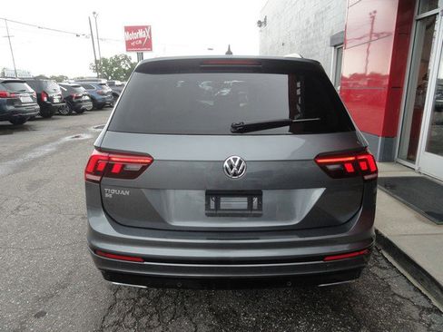 Used 2021 Volkswagen Tiguan SE R-Line image 4