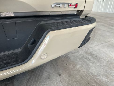 Used 2023 GMC Canyon AT4 w/ AT4 Premium Package image 18