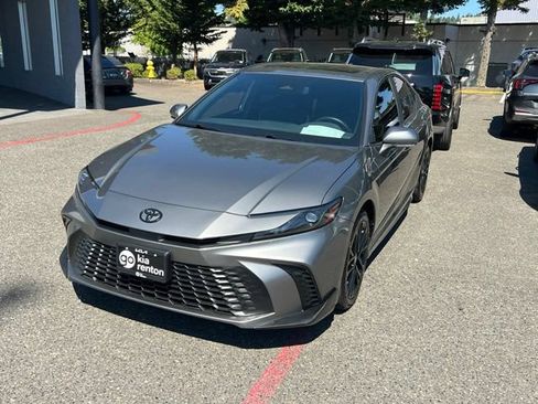 Used 2025 Toyota Camry SE w/ Convenience Package AWD/4WD image 3