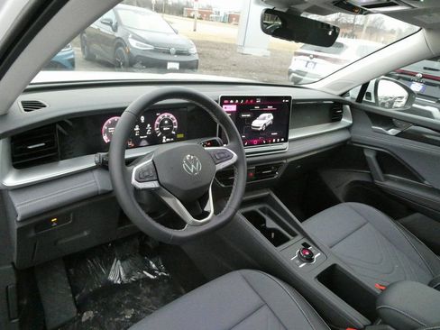 New 2026 Volkswagen Tiguan SE AWD/4WD image 22
