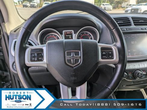 Used 2019 Dodge Journey SE w/ Premium Group image 19