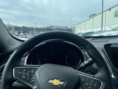 Used 2024 Chevrolet Malibu LT image 36