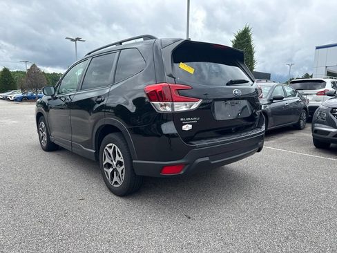 Used 2020 Subaru Forester Premium AWD/4WD image 3