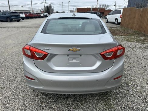Used 2017 Chevrolet Cruze LT w/ Convenience Package image 4