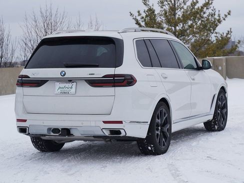 Used 2026 BMW X7 xDrive40i w/ Premium Package image 4