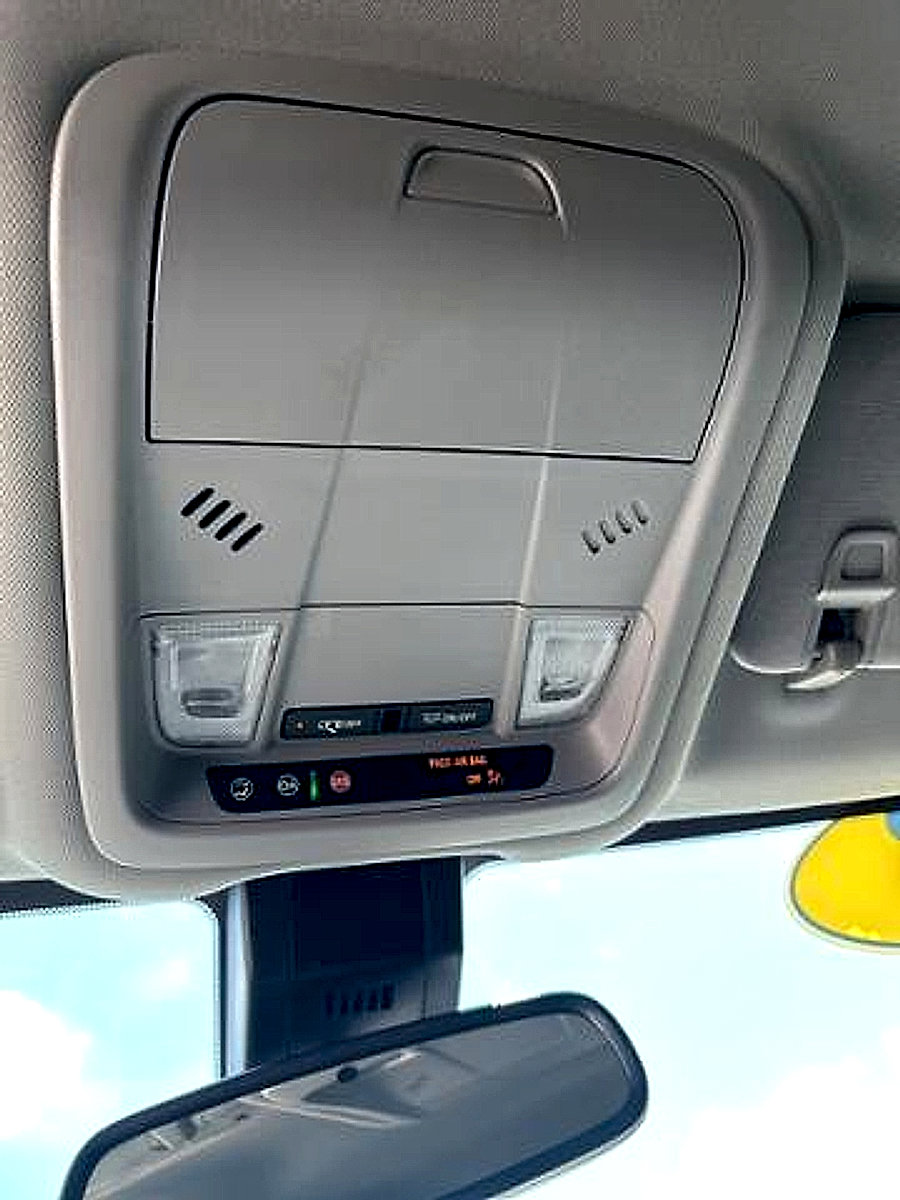 Used 2023 GMC Terrain SLE w/ Elevation Edition FWD image 16