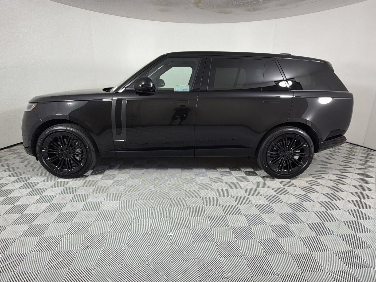 New 2026 Land Rover Range Rover Long Wheelbase SE AWD/4WD image 2