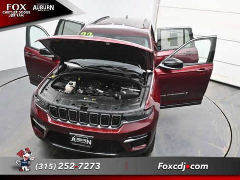 Used 2023 Jeep Grand Cherokee Limited image 33
