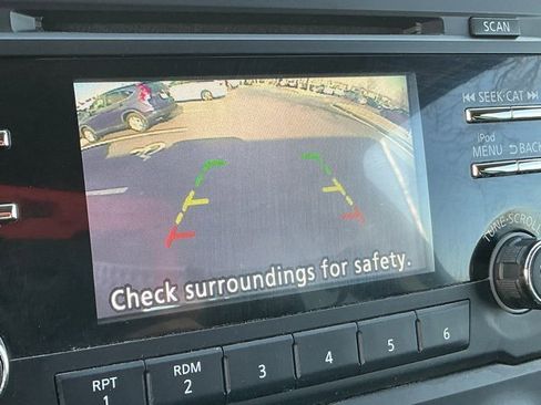 Used 2018 Nissan Titan SV image 27