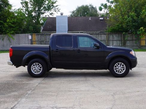 Used 2019 Nissan Frontier SV image 6