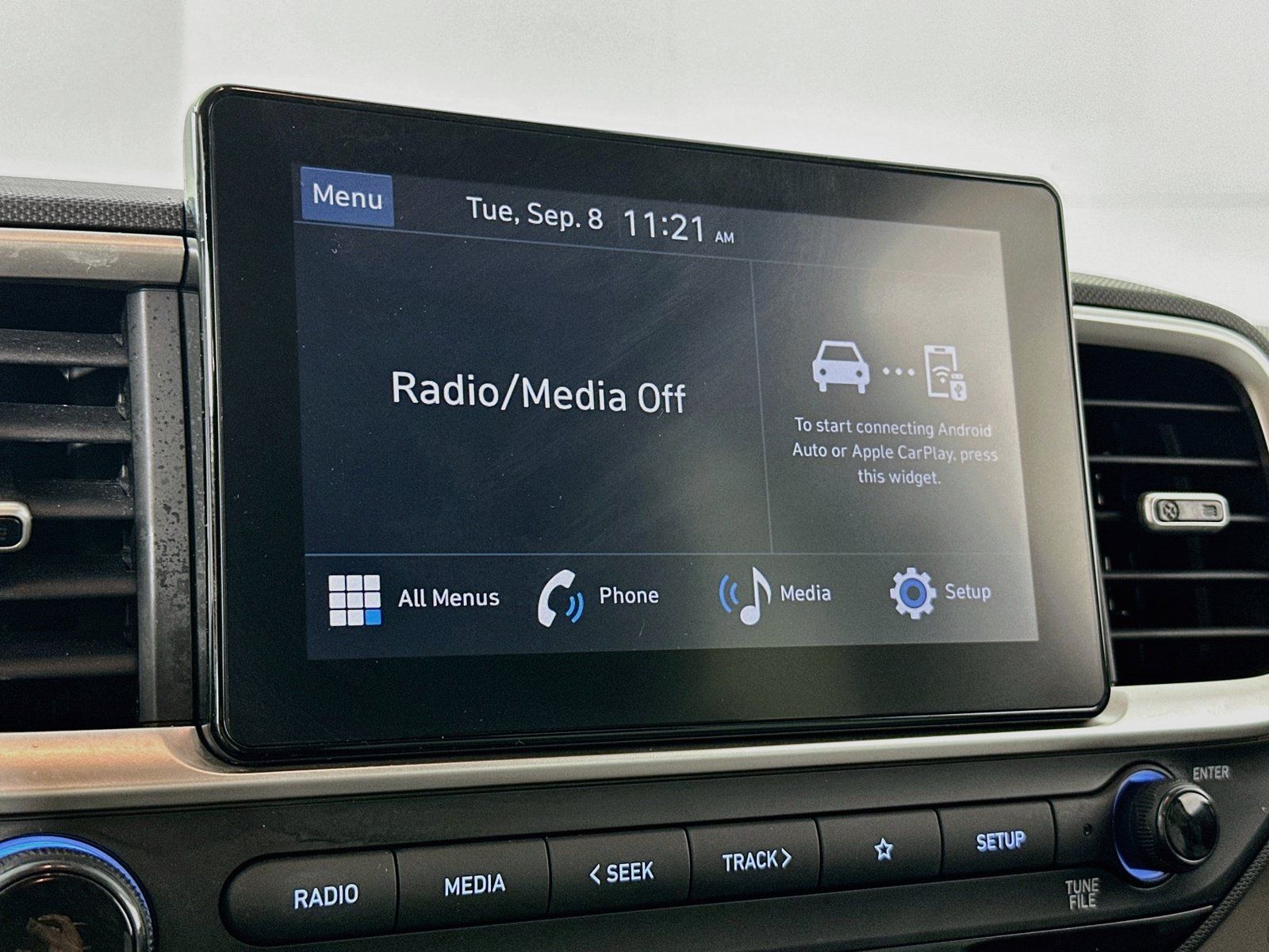 Used 2023 Hyundai Venue SEL FWD image 14