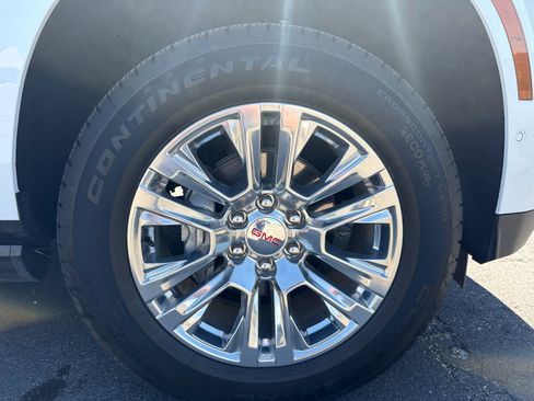 Used 2026 GMC Yukon XL Denali w/ Sun & Power Step Package AWD/4WD image 3