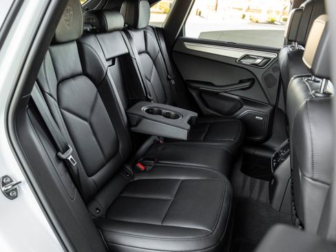 Certified 2026 Porsche Macan AWD/4WD image 42