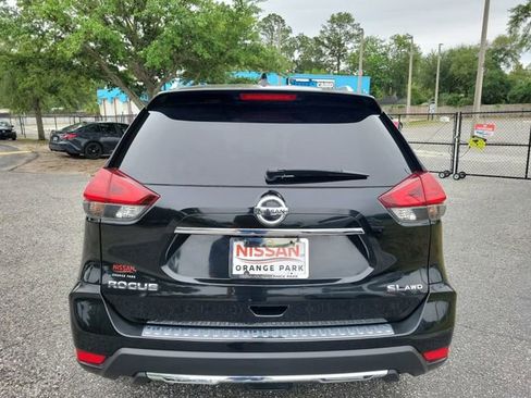 Used 2017 Nissan Rogue SL w/ SL Premium Package AWD/4WD image 8