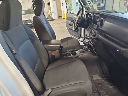 Used 2023 Jeep Gladiator Sport AWD/4WD image 10