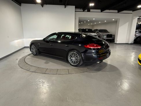 Used 2016 Porsche Panamera 4 image 11