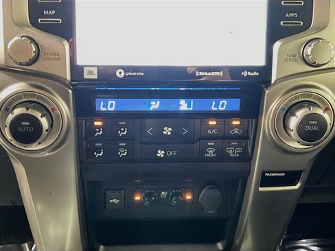 Used 2022 Toyota 4Runner Limited AWD/4WD image 26