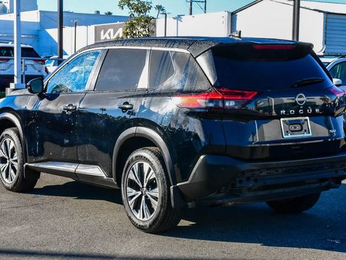 Used 2023 Nissan Rogue SV image 7