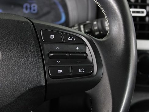 Certified 2023 Hyundai Venue Limited FWD image 28