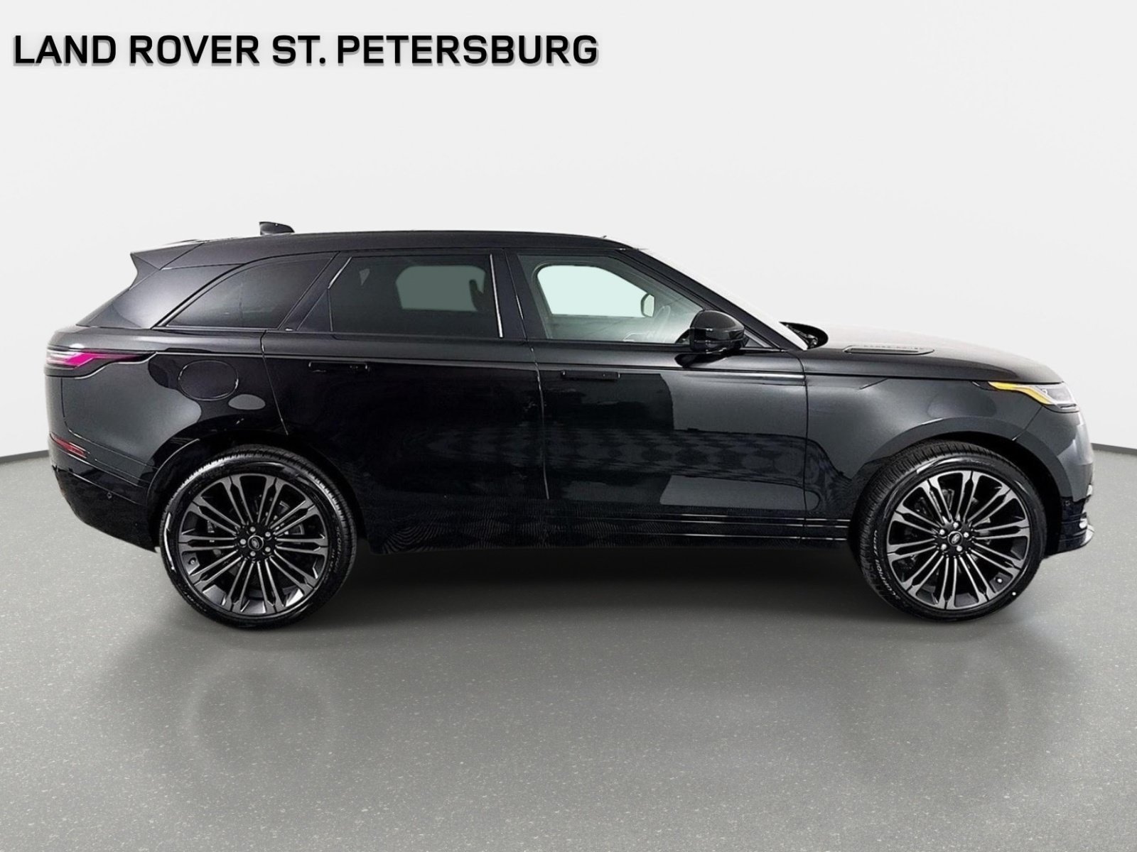 Used 2026 Land Rover Range Rover Velar Dynamic SE AWD/4WD image 4
