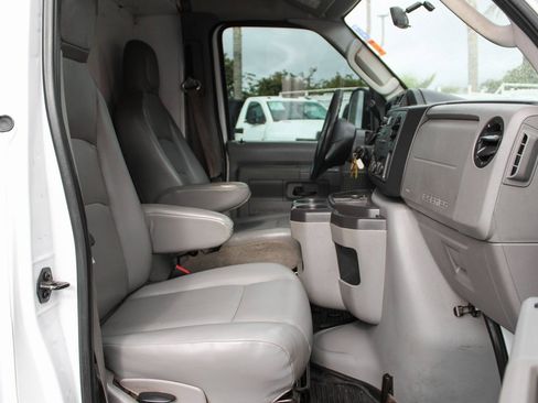 Used 2014 Ford E-350 and Econoline 350 Super Duty w/ Power Windows & Locks Group image 31