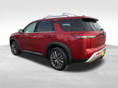 Used 2023 Nissan Pathfinder SL w/ SL Premium Package image 8