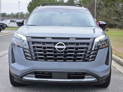 New 2026 Nissan Pathfinder Platinum image 2