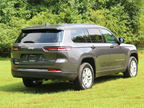 New 2025 Jeep Grand Cherokee L Laredo image 3