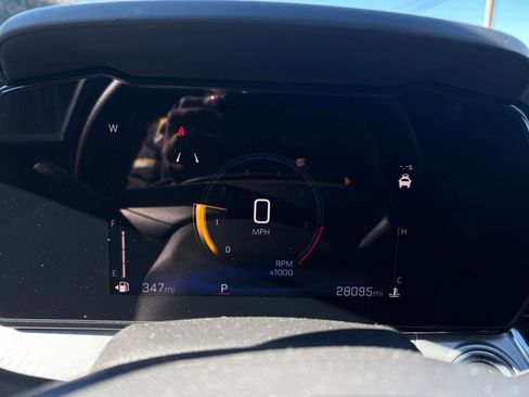 Used 2025 Chevrolet Trax LT image 39