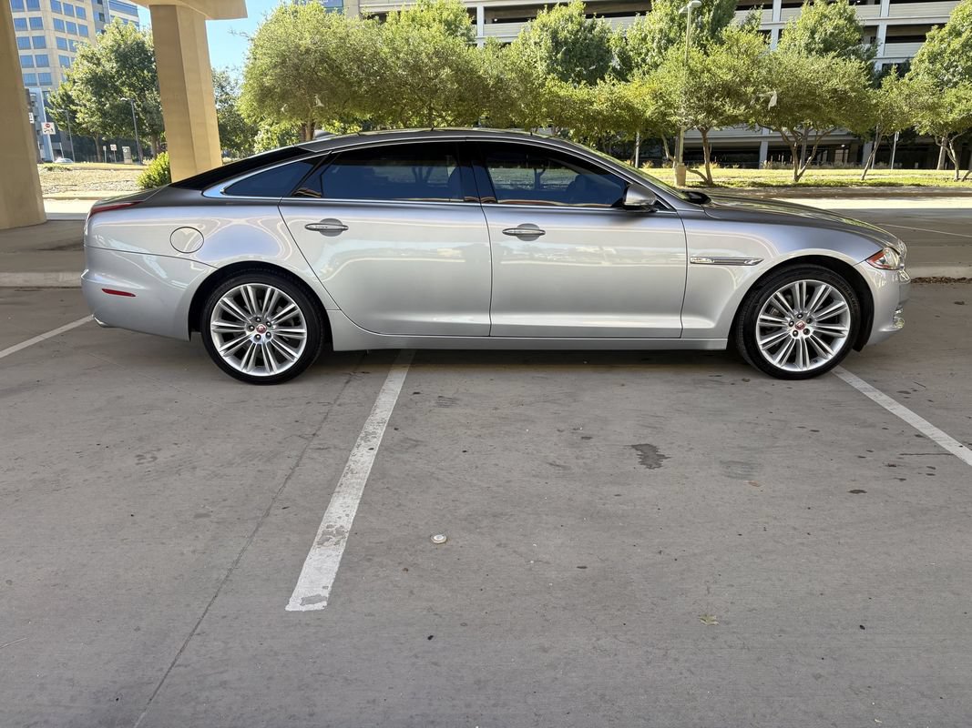 Used 2014 Jaguar XJ L Portfolio RWD image 5