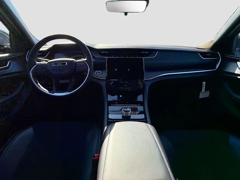 New 2025 Jeep Grand Cherokee L Altitude image 17