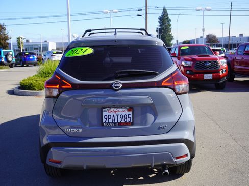 Used 2024 Nissan Kicks SV w/ Exterior Package image 10