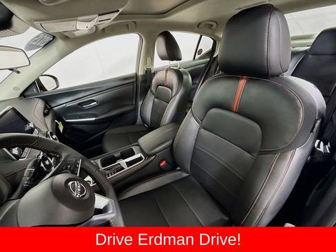 Used 2025 Nissan Sentra SR w/ SR Premium Package FWD image 5