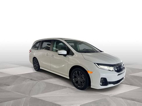 New 2026 Honda Odyssey Touring image 2
