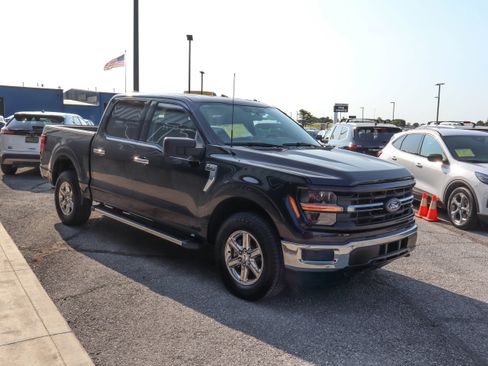 Used 2025 Ford F150 XLT w/ Equipment Group 301A Standard AWD/4WD image 3