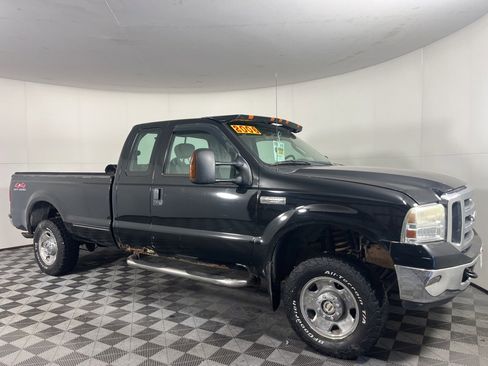 Used 2006 Ford F250 XLT image 2