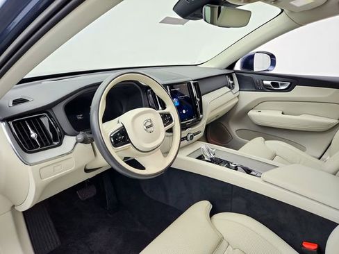 Certified 2023 Volvo XC60 B6 Ultimate w/ Protection Package Premier image 16