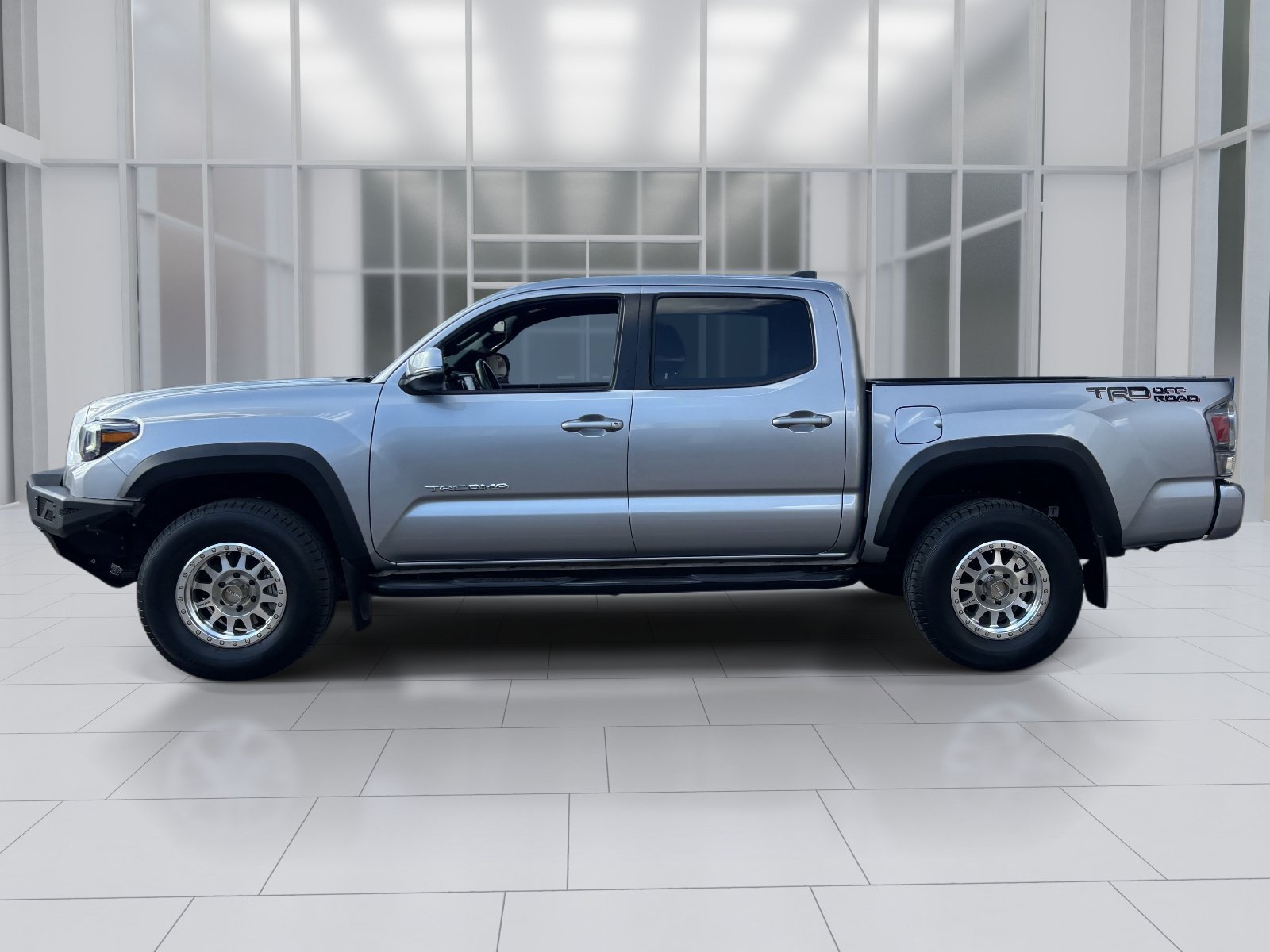 Used 2021 Toyota Tacoma TRD Off-Road w/ Technology Package RWD image 3
