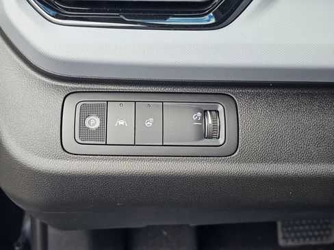 New 2027 Chevrolet Bolt LT w/ Comfort Package FWD image 23