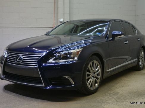 Used 2013 Lexus LS 460 w/ Comfort Pkg RWD image 2