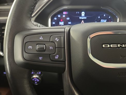 Used 2024 GMC Sierra 2500 Denali Ultimate image 16