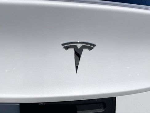 Used 2021 Tesla Model Y Long Range AWD/4WD image 8
