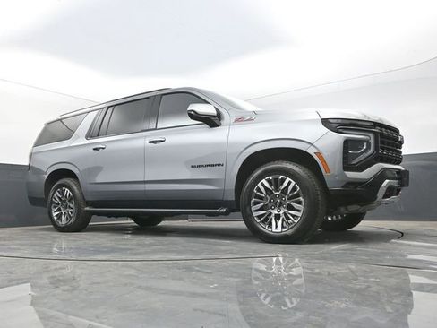 Used 2025 Chevrolet Suburban Z71 AWD/4WD image 47
